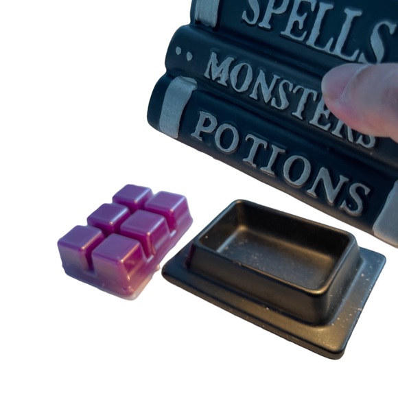 ScentSationals Wax Warmer Witch's Book Of Spells With “Fall In Love” Fragrance - Picture 2 of 9